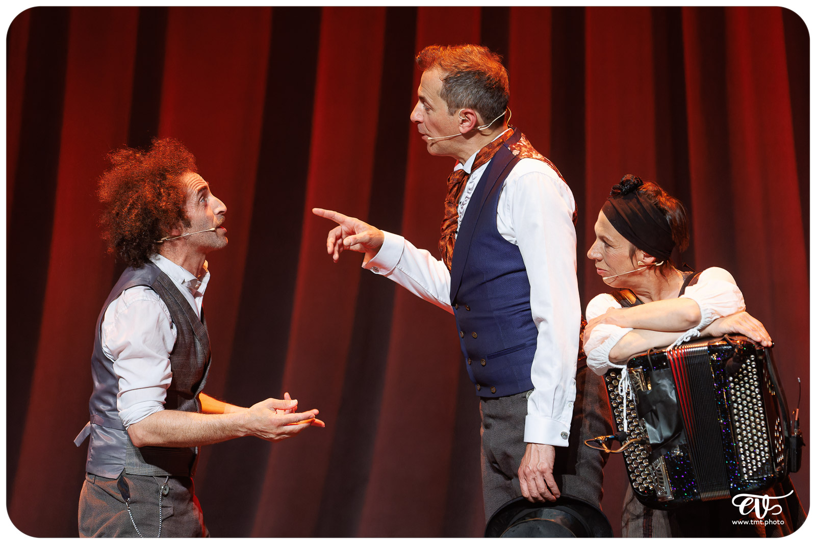 LA CLAQUE (FRED RADIX)